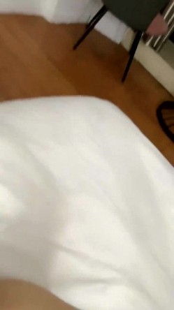 【叛逆酒桶】肥臀巨乳颜值高~大尺度福利露脸宅男视频~大白奶子晃起来~一台法拉利约起来咯！ 截图15