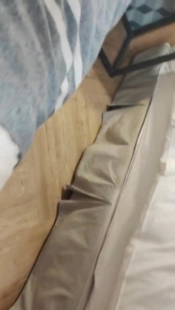直击国产AV拍摄现场 【吴梦梦】 极品大胸骚妹子，三男一女淫乱指数爆表，激情啪啪浪叫声震天 截图16
