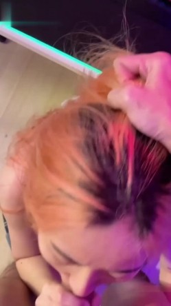 极品网红美少女，口活男友，活灵活现的嘴巴 吧唧吧唧口，渴望吃精液吞精！ 截图9
