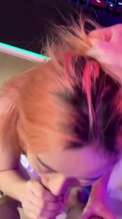 极品网红美少女，口活男友，活灵活现的嘴巴 吧唧吧唧口，渴望吃精液吞精！ 截图12
