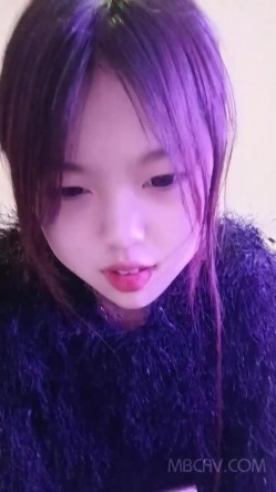 极品大奶呆萌可爱00后萝lo莉型美少女,北方妹子性情豪爽,直接脱光秀身材,小茓毛都没几根 截图1