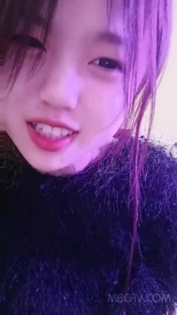 极品大奶呆萌可爱00后萝lo莉型美少女,北方妹子性情豪爽,直接脱光秀身材,小茓毛都没几根 截图2