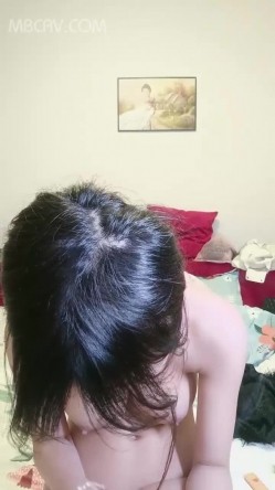 极品大奶呆萌可爱00后萝lo莉型美少女,北方妹子性情豪爽,直接脱光秀身材,小茓毛都没几根 截图13