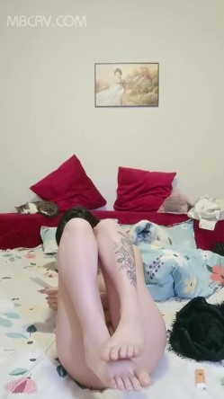 极品大奶呆萌可爱00后萝lo莉型美少女,北方妹子性情豪爽,直接脱光秀身材,小茓毛都没几根 截图14