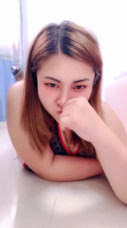 超淫荡肥坦大奶牛熟女『柚酱的小草莓』情趣道具自慰骚逼喷水奶子能拖地 截图1