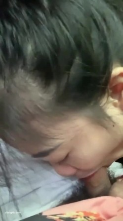 又美又骚活儿又好，极品骚浪贱小母狗各种性爱，跳跳糖口活口爆啪啪，得此女性福一生 截图1