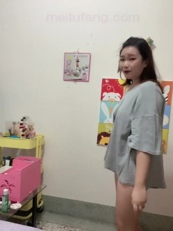 《台湾情侣泄密》欲求不满的新婚大奶人妻 ️被调教成小母狗 截图1
