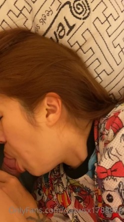 妻妈咪孕妇，实际上是个纹身打舌钉的骚逼少妇「qazwsx1788888」OF大尺度露脸私拍 截图9