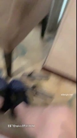 极品性感身材娇妹妹，口交深喉啪啪做爱深情接吻大秀~表情销魂，被大哥干倒眼神迷离，极度诱惑，冲了狼友们！ 截图5