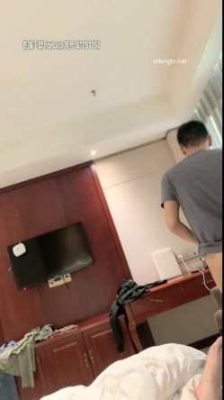 极品性感身材娇妹妹，口交深喉啪啪做爱深情接吻大秀~表情销魂，被大哥干倒眼神迷离，极度诱惑，冲了狼友们！ 截图9
