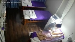 新流出 ️【破解摄像头】 ️美容院高质量少妇小姐姐全身刮毛 截图3