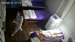 新流出 ️【破解摄像头】 ️美容院高质量少妇小姐姐全身刮毛 截图7