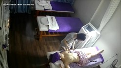 新流出 ️【破解摄像头】 ️美容院高质量少妇小姐姐全身刮毛 截图16