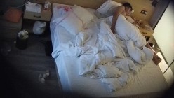 极品反差婊眼镜学妹被男友调教的像一只得心应手的小母狗各种换装毒龙高技术套鸡巴 截图5