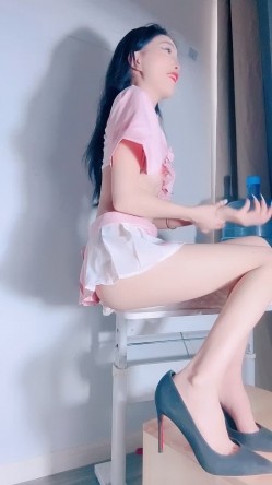 肛交小姨子，苗条高挑模特身材~空姐制服包身丝袜诱惑~站立后入肛交淫叫不断！ 截图10