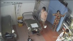 稀有黑客破解医院妇产科监控摄像头完美正面角度高清偷拍几个孕妇 最美年轻孕妇 阴蒂清晰可见 截图3