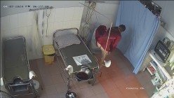 稀有黑客破解医院妇产科监控摄像头完美正面角度高清偷拍几个孕妇 最美年轻孕妇 阴蒂清晰可见 截图11