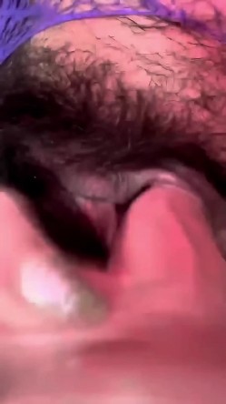 极品少妇【于掌柜】逼毛好长，性欲旺盛，好身材大长腿，道具自慰高潮，健身反差婊，熟女控不可错过 截图10