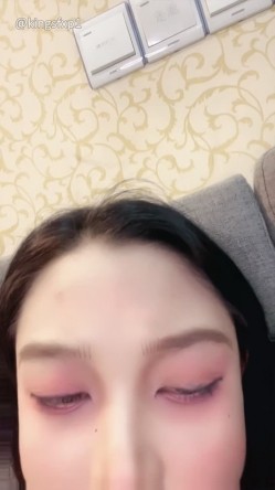 嫩妹【菲菲每天都饿】少女之心 携闺蜜一起 全裸自慰秀 极品身材大奶嫩穴 高能无尿点 截图3