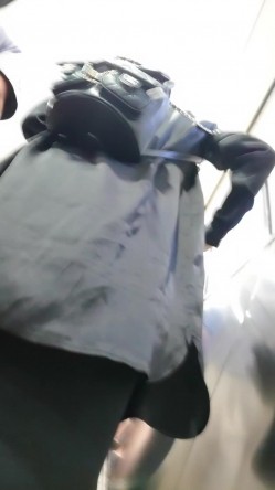 人妻熟女控必备！天生妖娆风骚脸淫荡骚妻【小愤青】露脸性爱自拍视图集，大白天街边车震居家各种啪啪相当反差 截图1