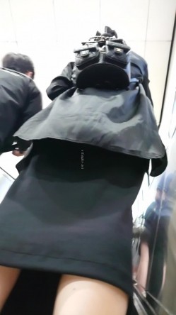 人妻熟女控必备！天生妖娆风骚脸淫荡骚妻【小愤青】露脸性爱自拍视图集，大白天街边车震居家各种啪啪相当反差 截图5