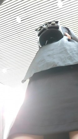 人妻熟女控必备！天生妖娆风骚脸淫荡骚妻【小愤青】露脸性爱自拍视图集，大白天街边车震居家各种啪啪相当反差 截图11