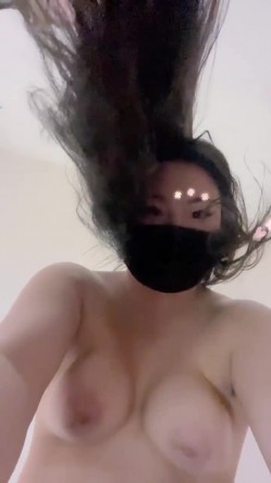 新人在校女大学生下海【猫奴111222】夹乳~道具自慰流白浆~ 截图12