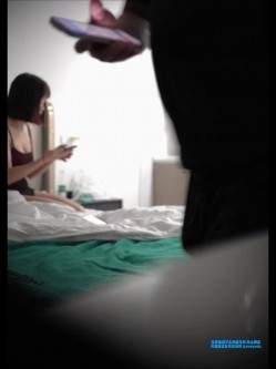 人气嫖娼大神，【鱼哥探花】，19岁学生妹，最屌的设备，乖巧听话花式啪啪，一场激烈的交合！ 截图1