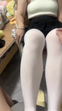 《百度云泄密》身材丰满的女同事和渣男老板之间的私密被曝光 截图8