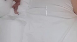 绿帽博主【大熊猫】，经常跟粉丝一起3P4P两女友，几个人一起开淫乱派对 截图2