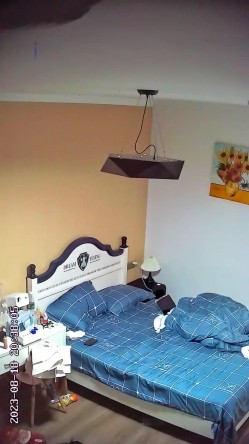 新流出酒店高清偷拍 ️学生情侣喜欢玩鸡巴白袜小女友后续连续做爱无套内射 截图15