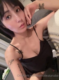 天然巨乳女神，号称第一美臀【渡辺万美】视图福利，一对车大灯又软又弹 截图4