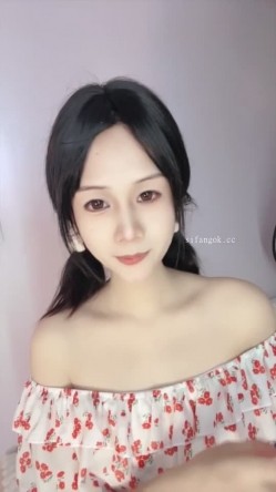 顶级欲姐【小黄豆】颜值爆表，性感大长腿，裸舞自慰~真美 截图2