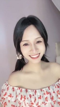 顶级欲姐【小黄豆】颜值爆表，性感大长腿，裸舞自慰~真美 截图6