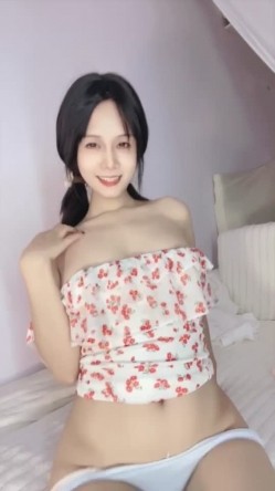 顶级欲姐【小黄豆】颜值爆表，性感大长腿，裸舞自慰~真美 截图11