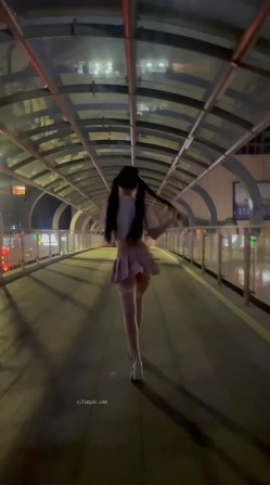【年度最佳】颜值女神【晴宝】被多位金主包养泄密,第二弹 无论在哪里，什么时候做爱露出各式调教应有尽有 截图2