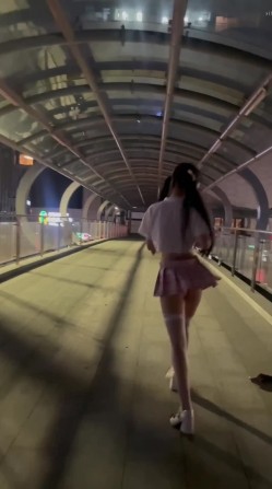 【年度最佳】颜值女神【晴宝】被多位金主包养泄密,第二弹 无论在哪里，什么时候做爱露出各式调教应有尽有 截图3