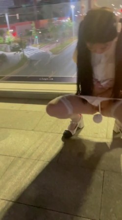 【年度最佳】颜值女神【晴宝】被多位金主包养泄密,第二弹 无论在哪里，什么时候做爱露出各式调教应有尽有 截图12