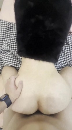 清纯大奶子，乐队美少女露脸性爱自拍，脸穴同框中出内射 截图2