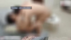 小姨子回家偷看姐姐和姐夫啪啪躲起来自慰，姐夫趁姐姐睡着强上洛丽塔小姨子 截图13