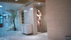 国内『温泉会所』贴脸偷拍沐浴更衣泳池戏水 超多美女良家少妇近距离接触 截图5