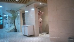 国内『温泉会所』贴脸偷拍沐浴更衣泳池戏水 超多美女良家少妇近距离接触 截图10