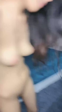 极品尤物性感女神！5小时激情不断！吊带小背心齐逼短裤，柔软奶子道具插穴，扶腰后入被炮友尽情蹂躏 截图11