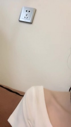 ️正宗大学生宿舍直播【困困兔】道具狂插流白浆，眼镜妹，室友睡着偷偷脱光，身材不错诱人 截图2