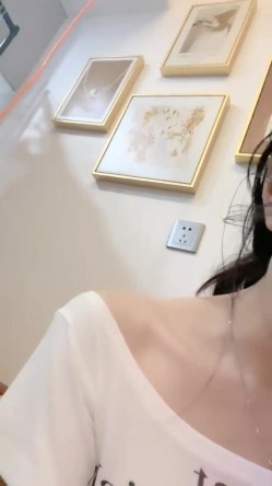 ️正宗大学生宿舍直播【困困兔】道具狂插流白浆，眼镜妹，室友睡着偷偷脱光，身材不错诱人 截图6