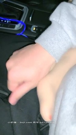 【Avove】系列合集，野战爱好者，带着炮友各地留精，最爱无毛肥逼包臀裙肉丝 截图2