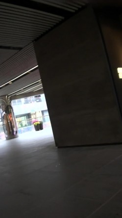 【海阔天空系列CD第2季第5期】高颜值JK超短裙小姐姐阴毛若隐若现，时尚小姐姐无内式骚丁整个屁股全露出 截图15
