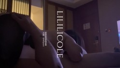 专泡良家大神『LILILICOLE』翘臀骚货一边穿着高跟黑丝一边女上摇摆，只需躺着据能享受全自动炮架服务 截图9