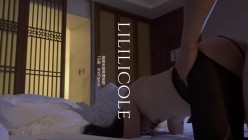 专泡良家大神『LILILICOLE』翘臀骚货一边穿着高跟黑丝一边女上摇摆，只需躺着据能享受全自动炮架服务 截图16