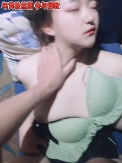 漂亮肉肉的小美女热巴，长这么可爱还要被欺负，委屈巴巴~~ 截图1